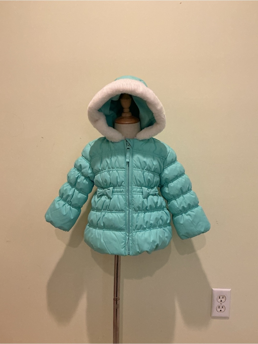 Gymboree Girls' Mint Hooded Puffer Jacket with Faux Fur Trim